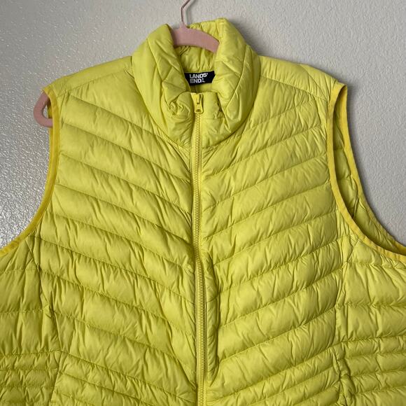 Lands End Vest Womens 2X Yellow Puffer Quilted Down Feathers Outdoor Lightweight - Picture 4 of 12